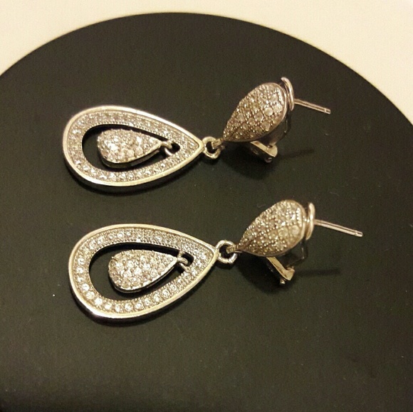 Swaroski Crystal earrings - Picture 2 of 2